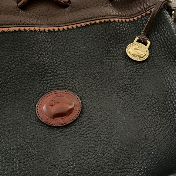 2 pair of shoes. Silver and navy blue 8.5m - Picture 5 of 7